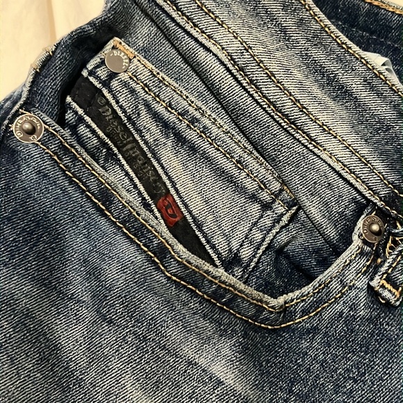 Diesel men’s shorts - Picture 2 of 13